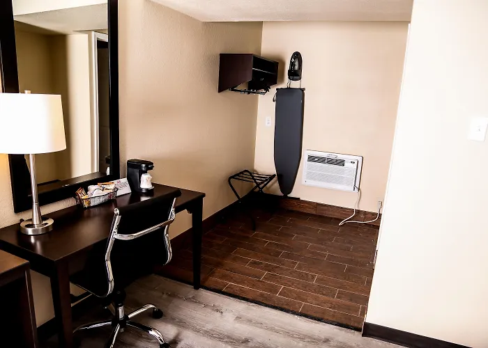 Red Roof Plus+ - Grand Canyon Hotel 3*