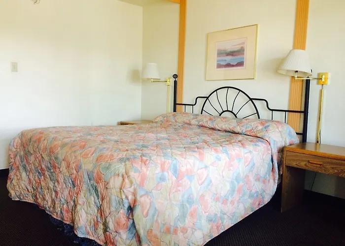 Red Roof Plus+ - Grand Canyon Hotel 3*